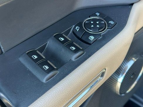 Used 2023 Ford Expedition Limited image 19