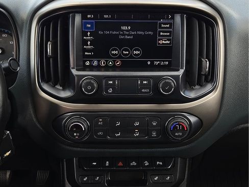 Used 2022 Chevrolet Colorado Z71 w/ Z71 Midnight Edition image 11