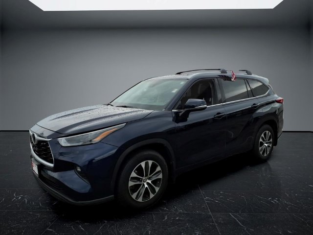 Used 2022 Toyota Highlander XLE FWD image 7