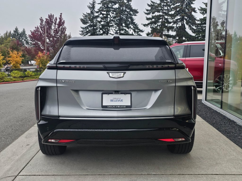 Certified 2024 Cadillac Lyriq Luxury AWD/4WD image 4
