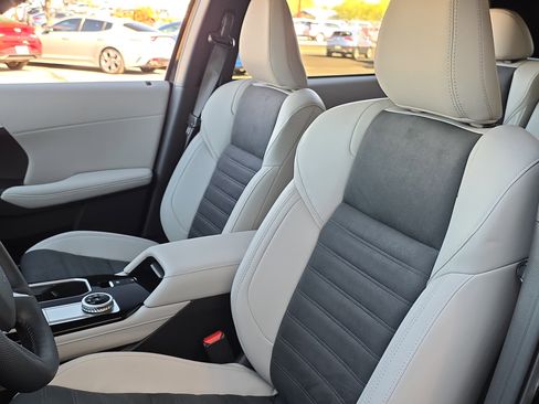 New 2026 Mitsubishi Outlander SE image 12