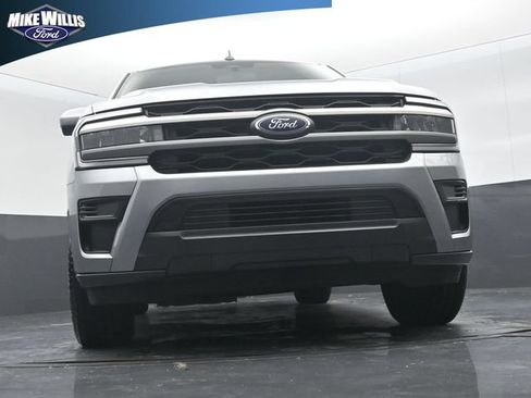 Used 2023 Ford Expedition XLT RWD image 18