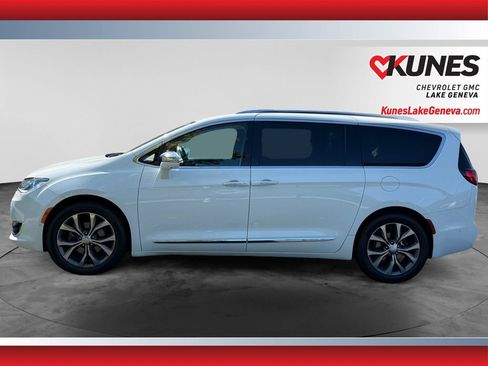 Used 2018 Chrysler Pacifica Limited w/ Advanced Safetytec Group FWD image 5