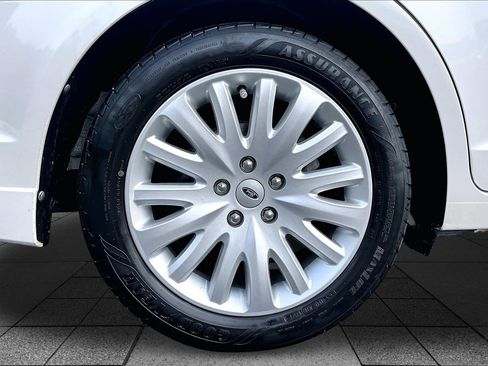 Used 2012 Ford Fusion Hybrid FWD image 8