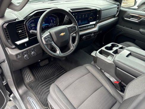 Used 2023 Chevrolet Silverado 1500 LT AWD/4WD image 16