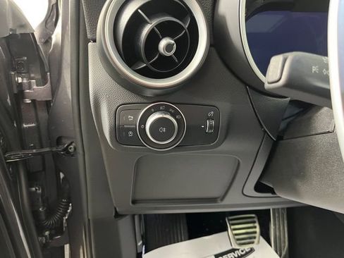 Used 2025 Alfa Romeo Stelvio Sprint w/ Convenience Package image 19