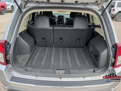 Used 2017 Jeep Compass High Altitude image 23