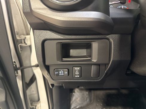 Used 2016 Toyota Tacoma TRD Off-Road w/ Towing Package RWD image 22