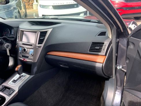 Used 2013 Subaru Outback 2.5i Limited image 18