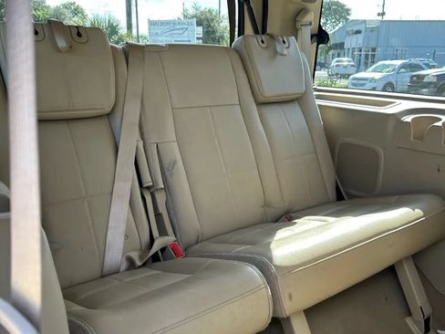 Used 2009 Lincoln Navigator 4WD image 12