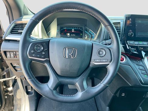 Used 2024 Honda Odyssey Sport image 11