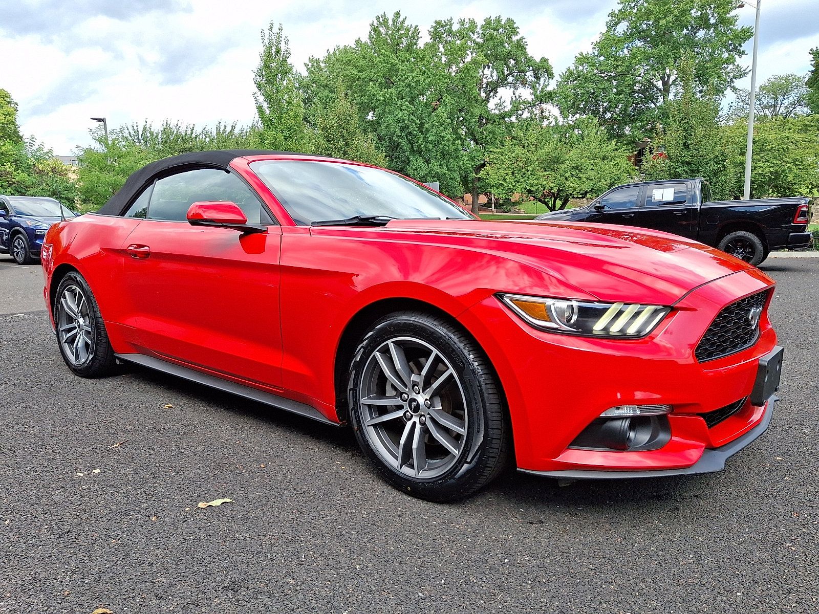 Used 2016 Ford Mustang Premium RWD image 3