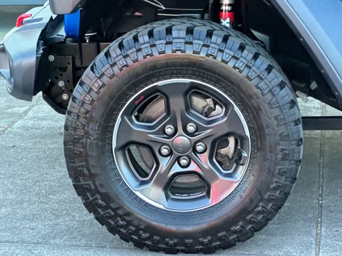 Used 2020 Jeep Gladiator Rubicon w/ Trailer Tow Package AWD/4WD image 23