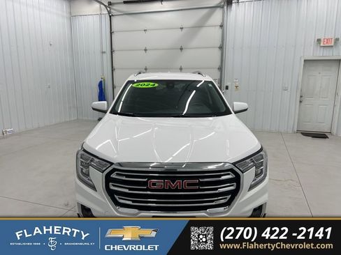 Used 2024 GMC Terrain SLT AWD/4WD image 8