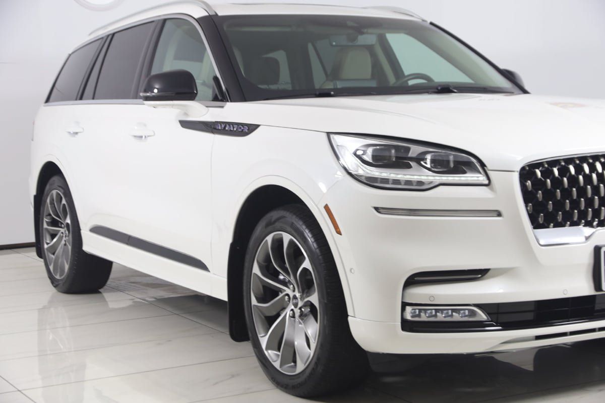 Used 2022 Lincoln Aviator Grand Touring w/ Equipment Group 301A AWD/4WD image 35