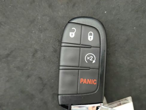 Used 2022 Jeep Compass Limited image 21