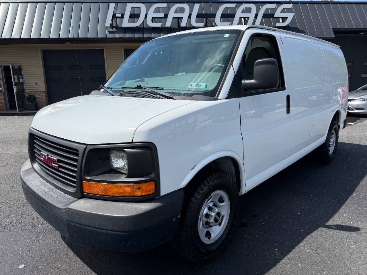 Used 2013 GMC Savana 2500 RWD image 1