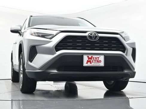 Used 2023 Toyota RAV4 XLE AWD/4WD image 34