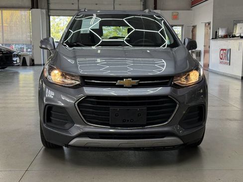 Used 2019 Chevrolet Trax LT w/ LT Convenience Package FWD image 4