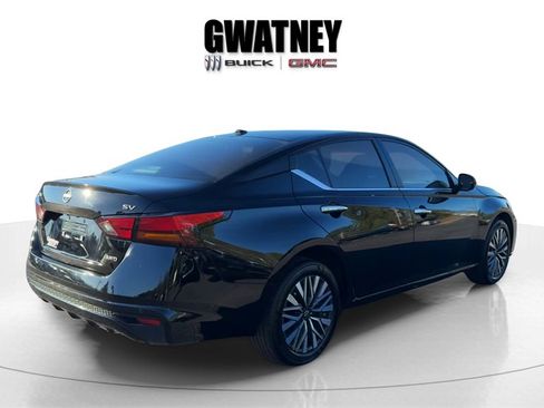 Used 2024 Nissan Altima 2.5 SV image 6