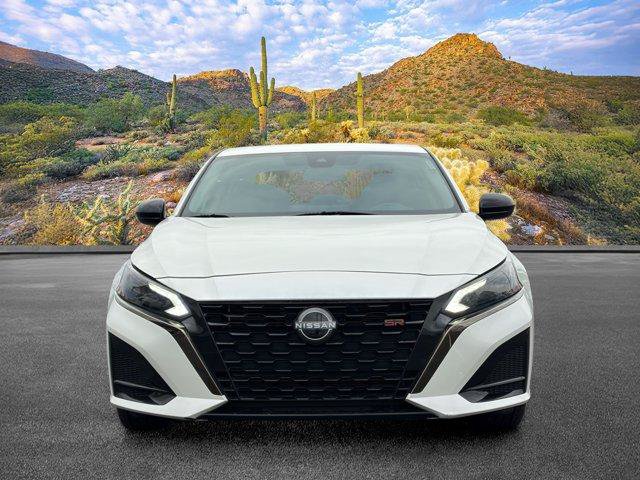 Used 2023 Nissan Altima 2.5 SR w/ SR Premium Package FWD image 9