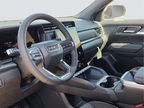 New 2025 GMC Terrain Elevation image 11