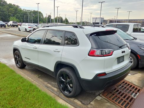 Used 2021 Jeep Cherokee Latitude Plus FWD image 5