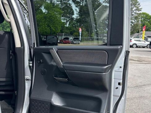 Used 2013 Nissan Titan SV AWD/4WD image 16