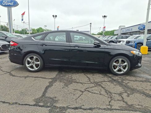 Used 2016 Ford Fusion SE w/ Equipment Group 201A FWD image 8