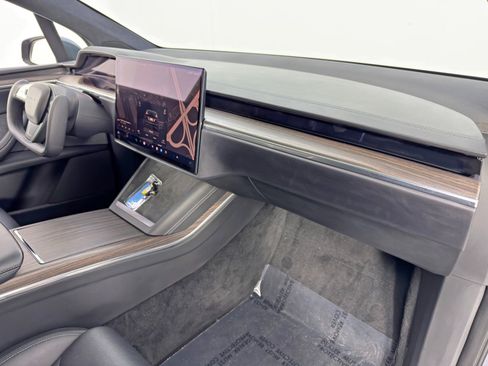Used 2022 Tesla Model X image 14