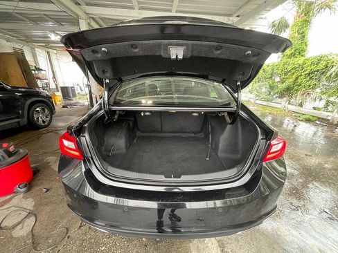 Used 2016 Chevrolet Malibu Premier w/ Driver Confidence Package II FWD image 10