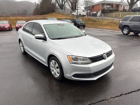 Used 2014 Volkswagen Jetta SE image 2