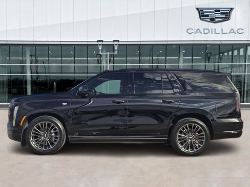 Certified 2025 Cadillac Escalade Sport Platinum w/ LPO, Floor Liner Package AWD/4WD image 3
