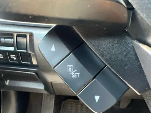 Used 2021 Subaru Crosstrek 2.5i Limited w/ Moonroof Package 2 AWD/4WD image 12