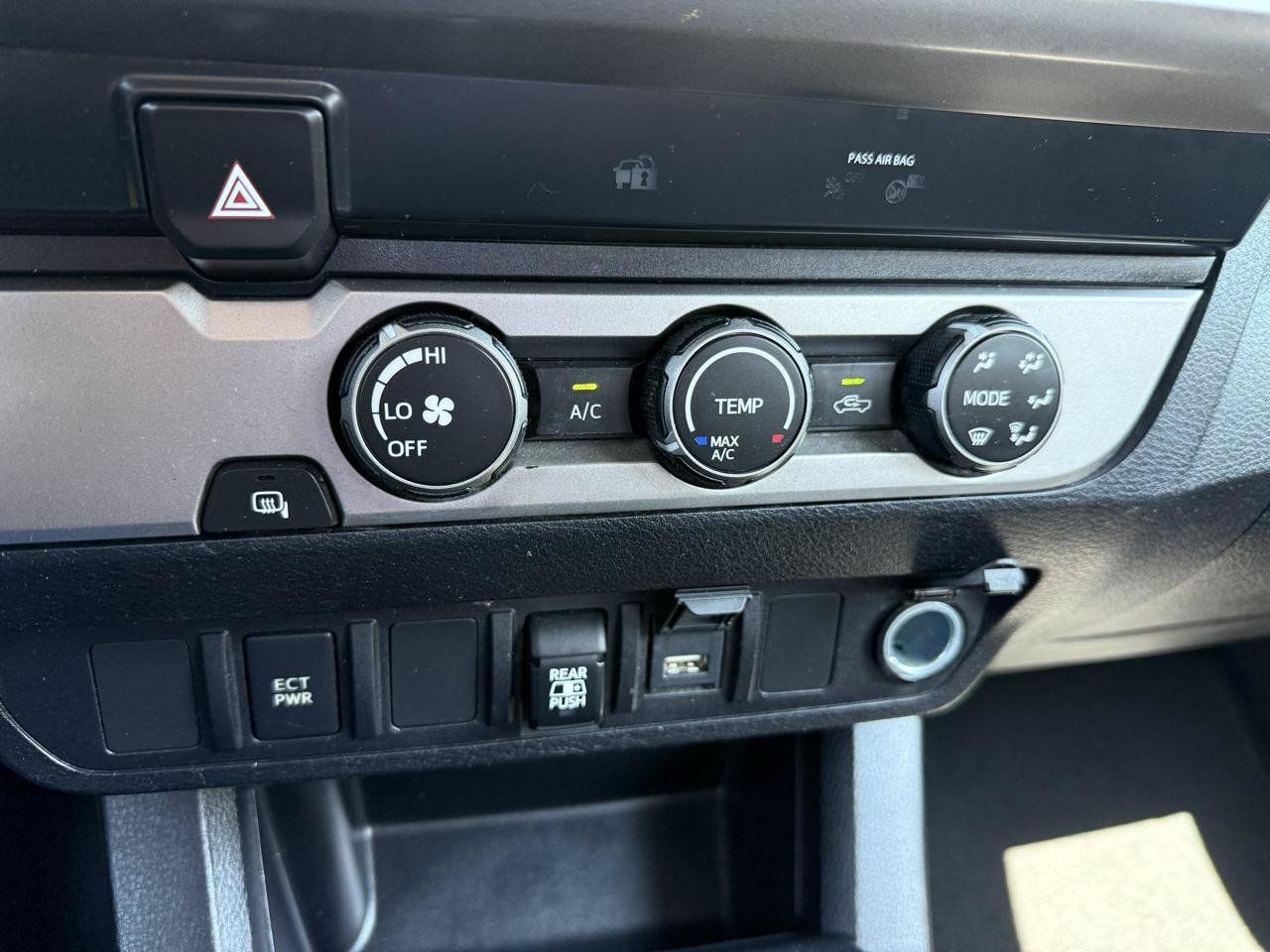 Used 2020 Toyota Tacoma SR5 RWD image 32