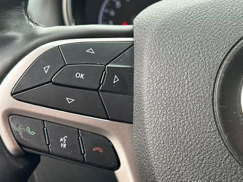 Used 2018 Jeep Grand Cherokee Altitude image 28