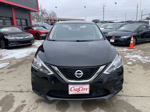 Used 2018 Nissan Sentra SV image 2