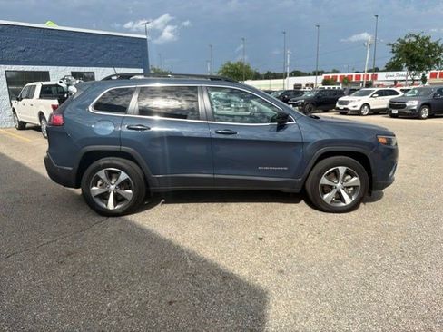 Used 2022 Jeep Cherokee Limited AWD/4WD image 6