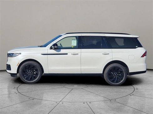 New 2025 Lincoln Navigator Reserve w/ Jet Appearance Package image 9