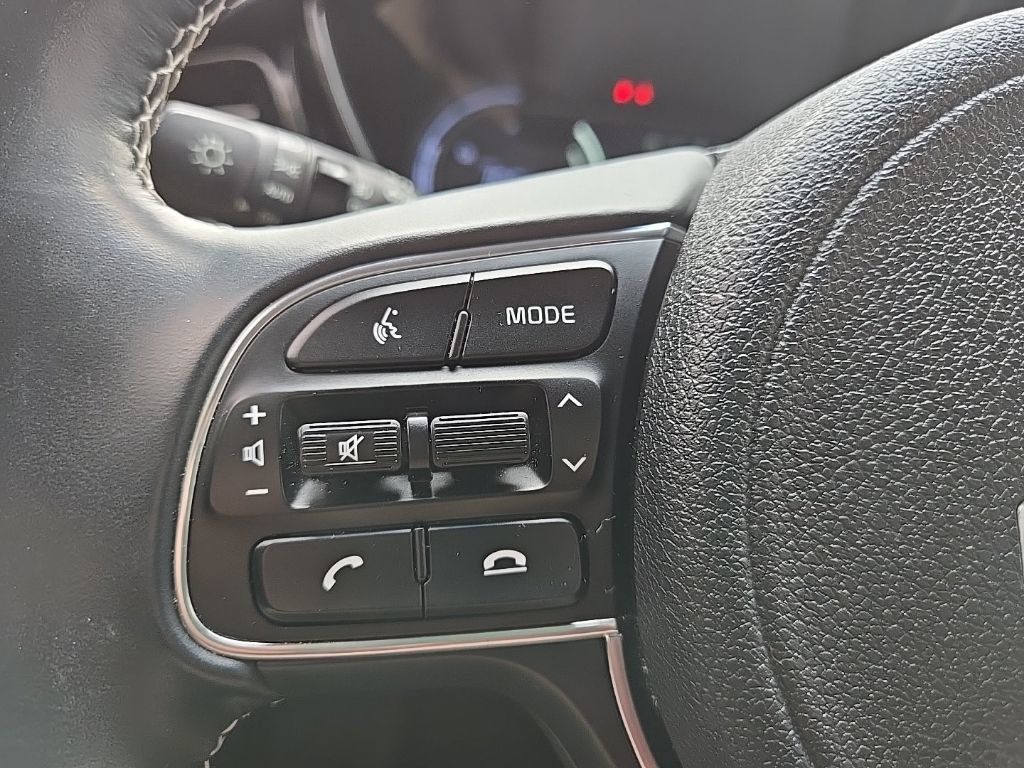 Used 2022 Kia Niro EX w/ Cold Weather Package FWD image 13