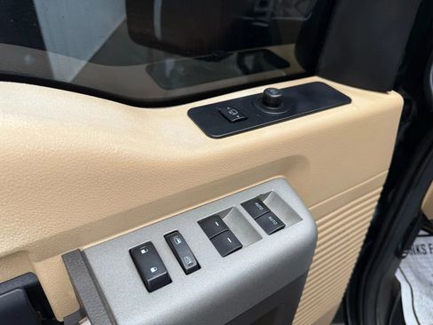 Used 2013 Ford F350 Lariat w/ Chrome Pkg image 19