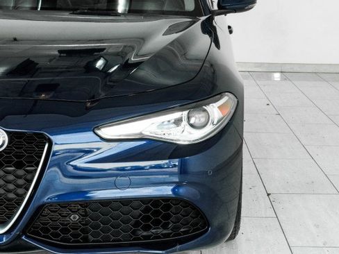 Used 2019 Alfa Romeo Giulia Ti Sport w/ Quick Order Package 22U Sport RWD image 48