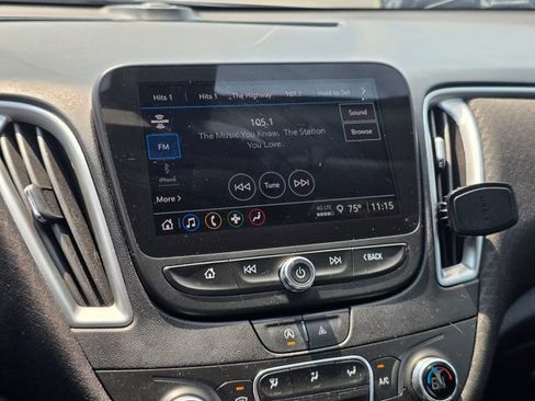Used 2022 Chevrolet Malibu LT FWD image 21