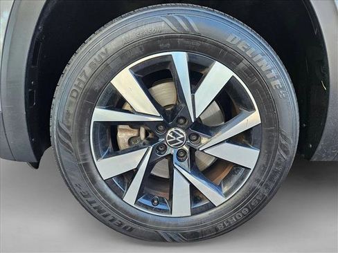 Used 2022 Volkswagen Atlas Cross Sport SE image 22