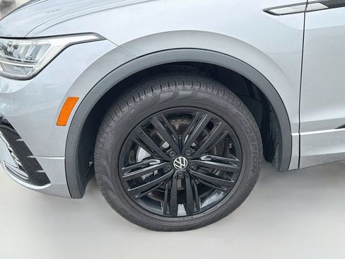 Used 2022 Volkswagen Tiguan SE R-Line FWD image 33
