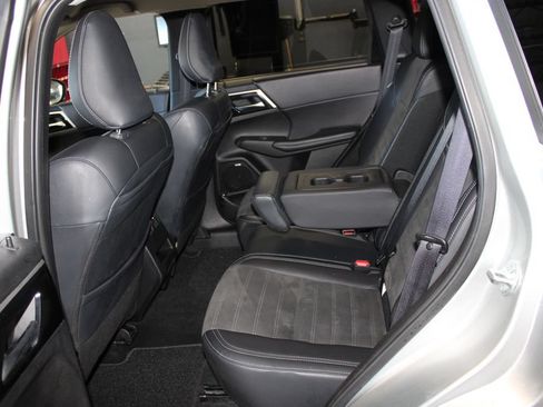Used 2025 Mitsubishi Outlander SE AWD/4WD image 10