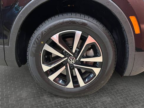 Used 2022 Volkswagen Tiguan S FWD image 17