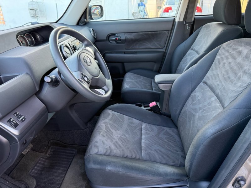 Used 2013 Scion xB FWD image 11
