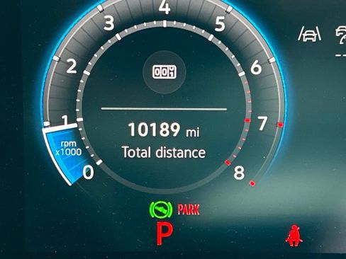 Certified 2025 Volkswagen Tiguan SE FWD image 26