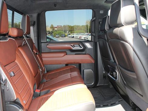 Used 2025 GMC Sierra 3500 Denali Ultimate AWD/4WD image 14